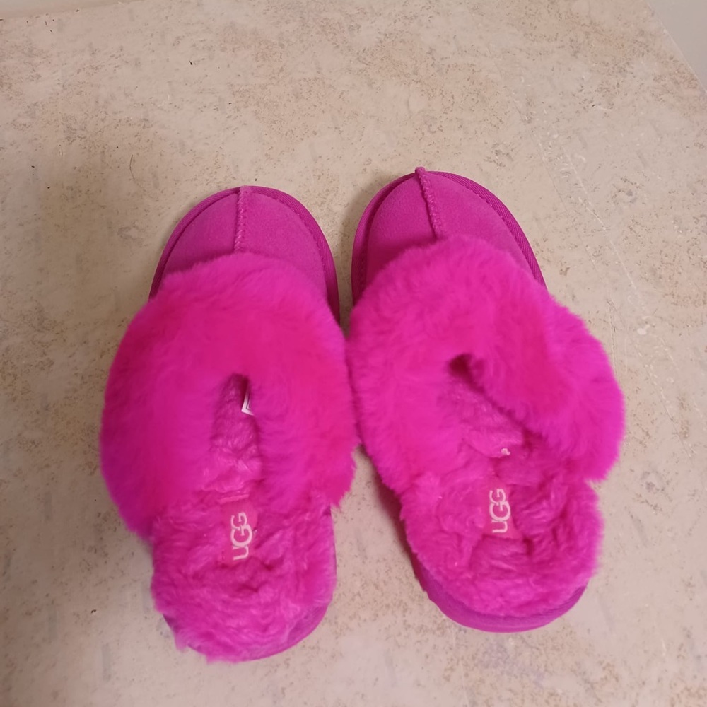 UGG Kids Hot Pink Fuzz Slippers - Picture 4 of 7